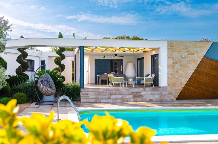 Villa für 6 Personen, mit Pool und Garten - 1