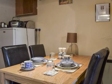 Holiday Rental for 2 People in Aldwark, Peak District, Photo 3