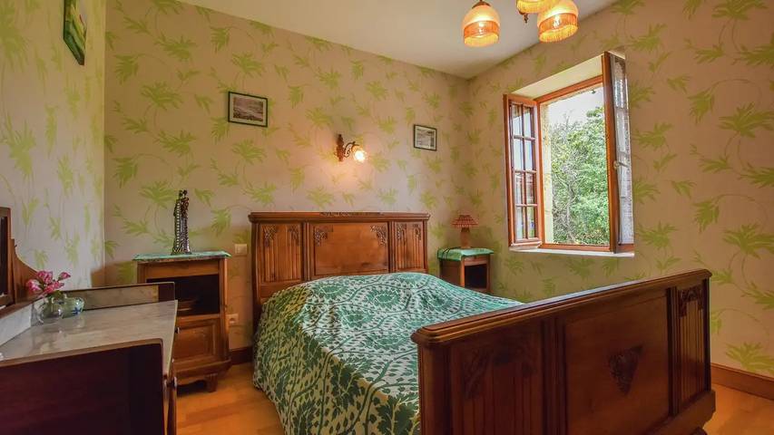 Ferienhaus für 8 Personen, mit Pool und Garten, mit Haustier