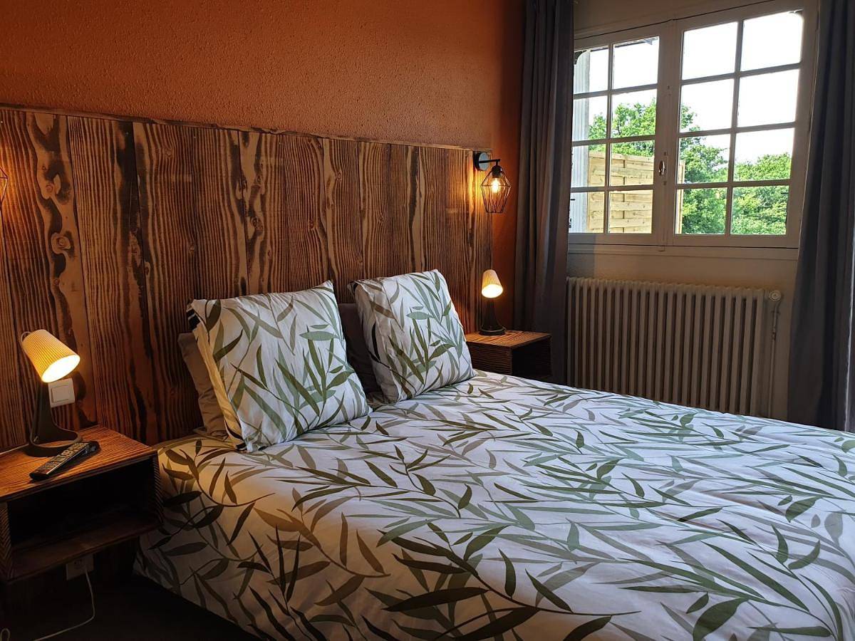 Auberge du Bois de l'étang - Motel les Tilleuls in Peyrat-le-Château, Région de Limoges