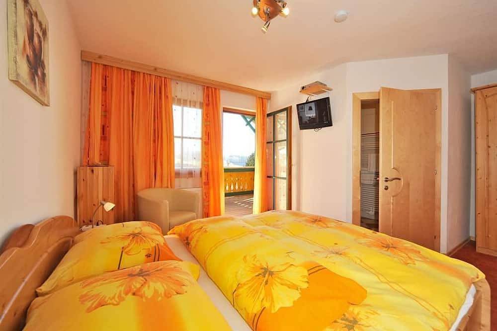 Doppelzimmer mit Balkon - Landhaus Ebner in Millstatt, Bezirk Spittal an der Drau