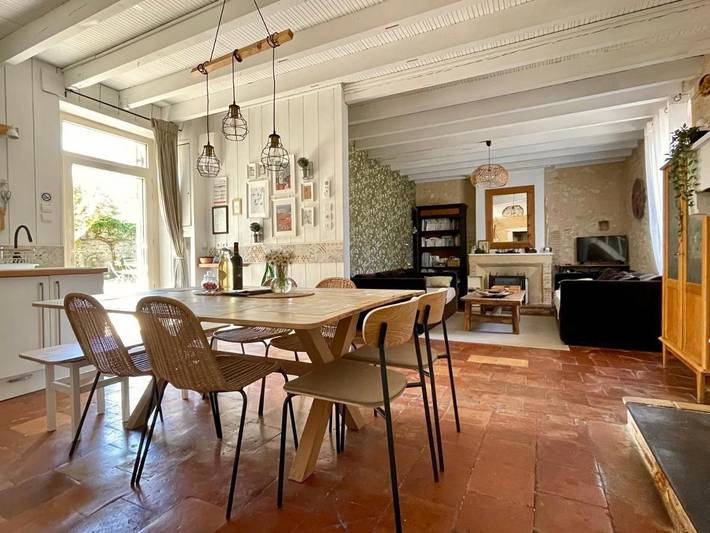 Location de vacances pour 14 personnes, avec jardin et piscine, adapté aux familles à Eynesse - 2