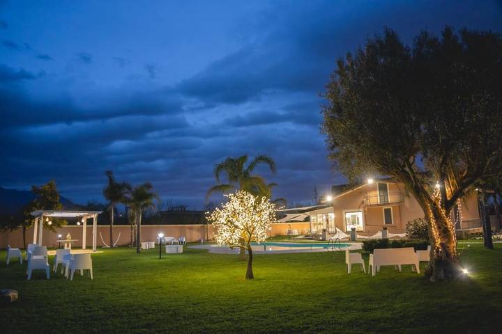 B&b per 3 persone, con Terrazza e Giardino nonché Piscina a Saviano