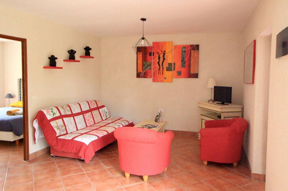 Mooi gerenoveerde en volledig uitgeruste gite op een rustige locatie in de buurt van Sarlat in weelderig groen in Urval, Périgord Pourpre