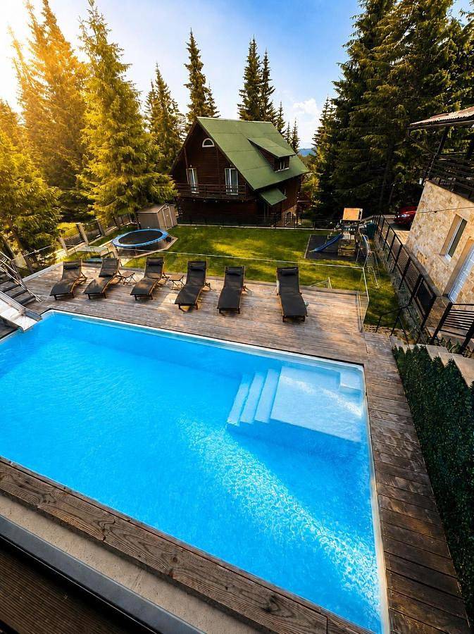 Gîte pour 3 personnes, avec Balcon et Jacuzzi ainsi que Terrasse et Jardin dans Cluj-Napoca