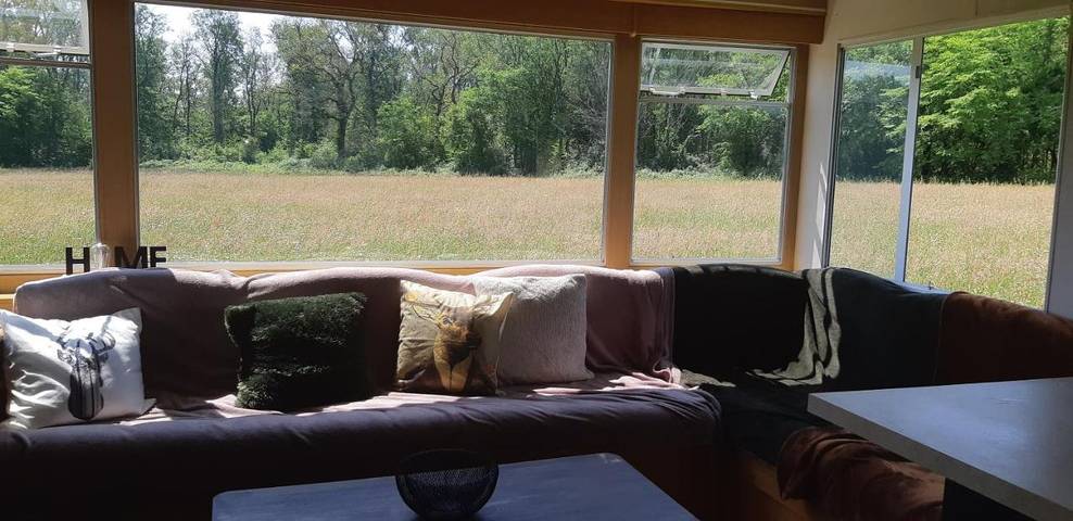 Location de vacances pour 6 personnes, avec piscine ainsi que vue et jardin, animaux acceptés à Arcomps - 2