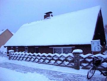 Ferienhaus für 4 Personen, mit Terrasse und Garten in Mönkebude