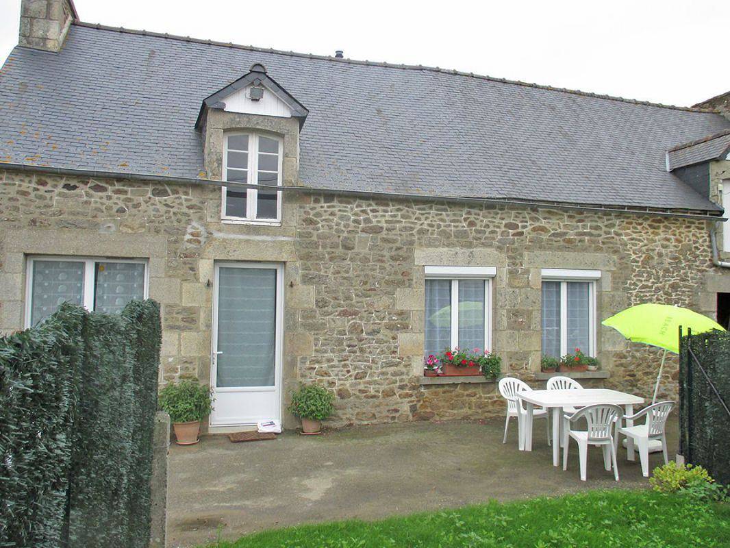 Les hirondelles in Bourseul, Région de Dinan