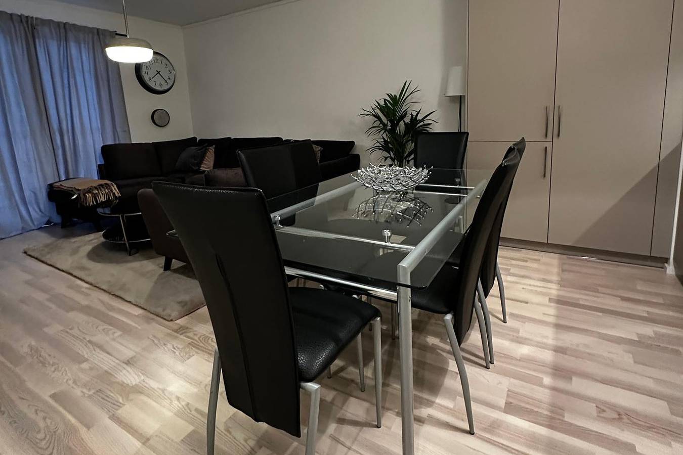 Ganze Ferienwohnung, Business/Couples - Parking - Wifi - Sleeps 3 in Schwedische Ostsee