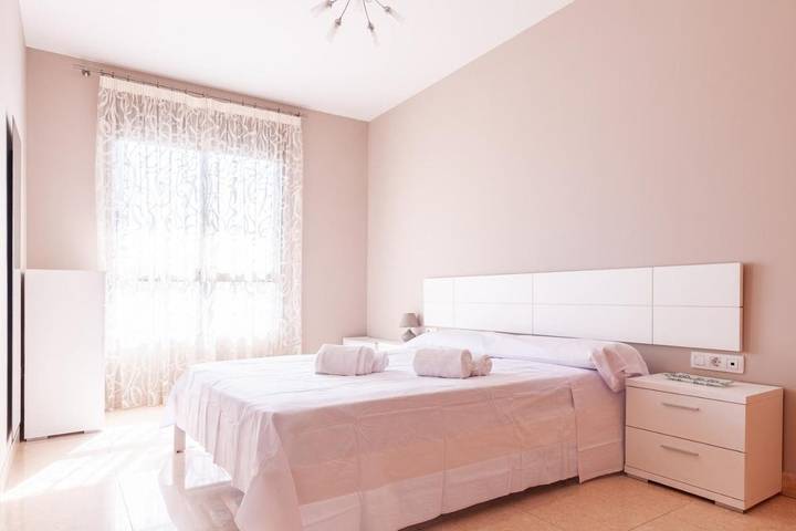 Ferienwohnung für 6 Personen, mit Pool und Balkon - 1
