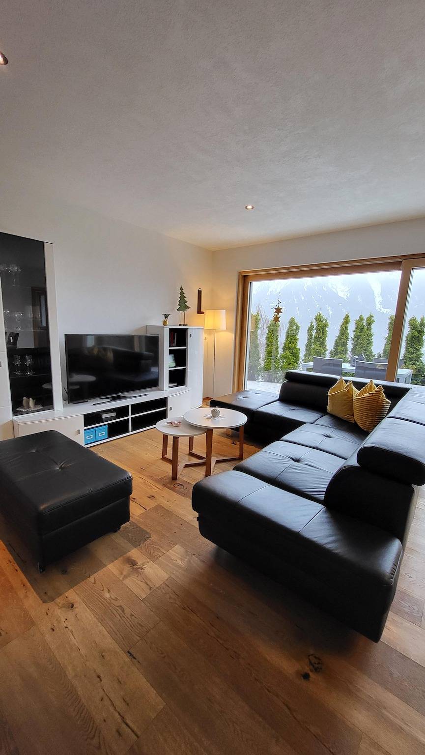 Ganze Ferienwohnung, Ferienwohnung Chasa Scandella - Chasa Scandella - 3 1/2 Zimmer Wohnung, 100m2 in Sent, Unterengadin