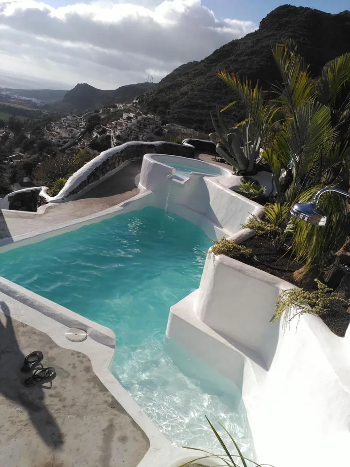 Chalet para 8 personas, con piscina además de jacuzzi y jardín - 1