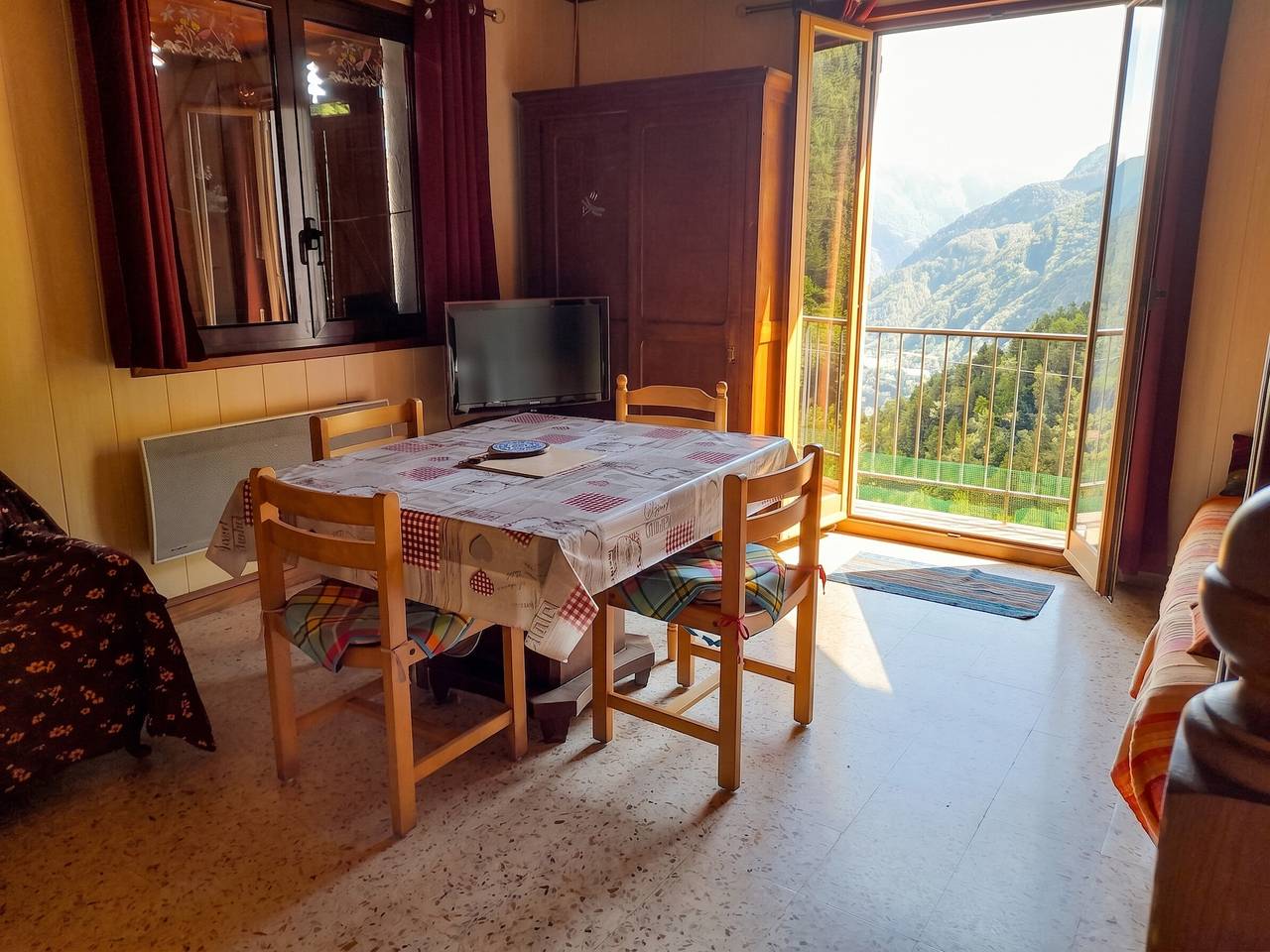 Appartement entier, Appartement charmant à Saint-Martin-Vésubie avec terrasse, 46 m² in Venanson, Région de Nice
