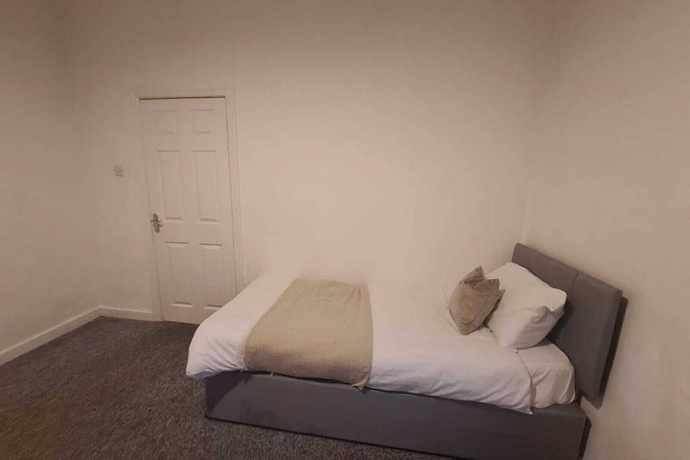 Entire apartment, Two bedroom close to city in Sunderland