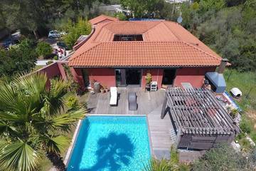 Gîte pour 6 personnes, avec jacuzzi ainsi que terrasse et jardin à Aubais