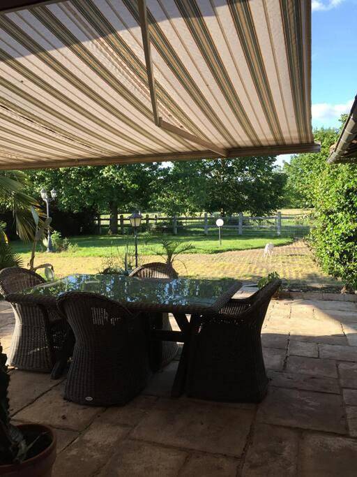 Location de vacances pour 13 personnes, avec Terrasse et Jardin à Saint-Amand-sur-Sèvre