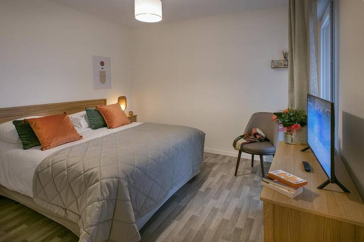 Location de vacances pour 2 personnes, avec piscine ainsi que sauna et jardin, animaux acceptés à Chalon-sur-Saône - 2