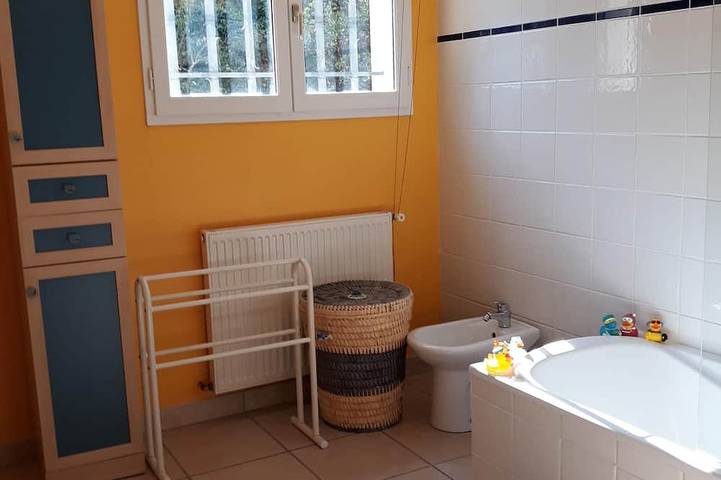 Gîte pour 6 personnes, avec piscine ainsi que jardin et terrasse à Laurac - 4