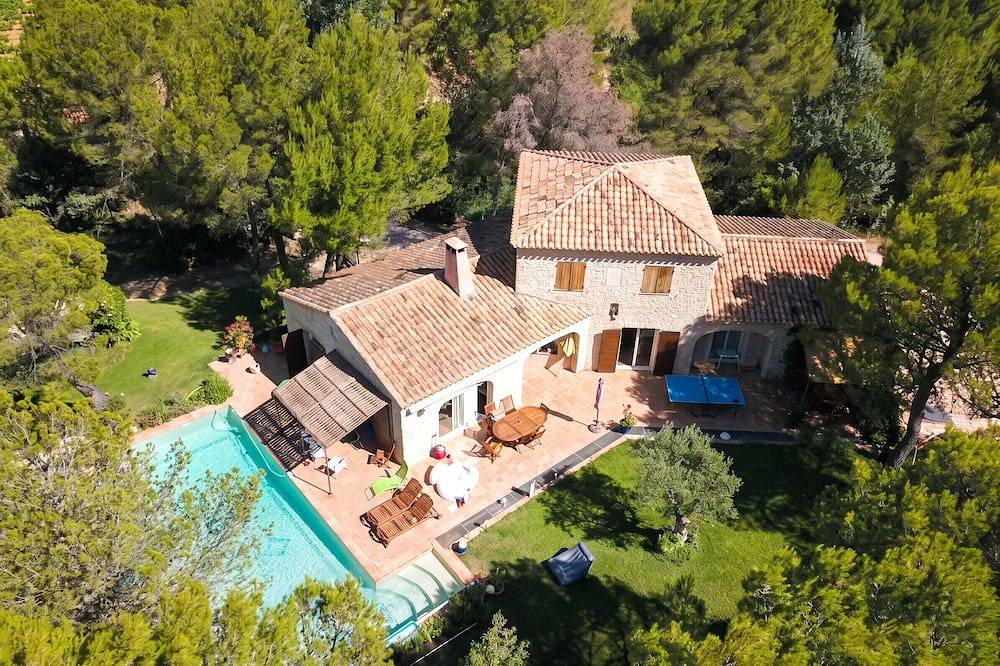 Homerez - Villa Rousset avec piscine in Rousset, Région d'Aix-en-Provence