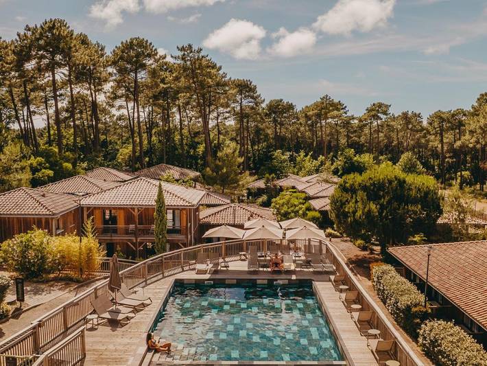 Appart’hôtel pour 2 personnes, avec jardin et jacuzzi ainsi que sauna et piscine