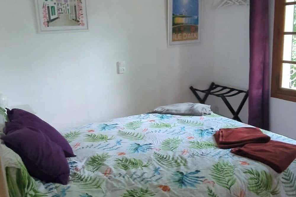 French riverside cottage 20 minutes from Disney in Guérard, Seine-et-Marne