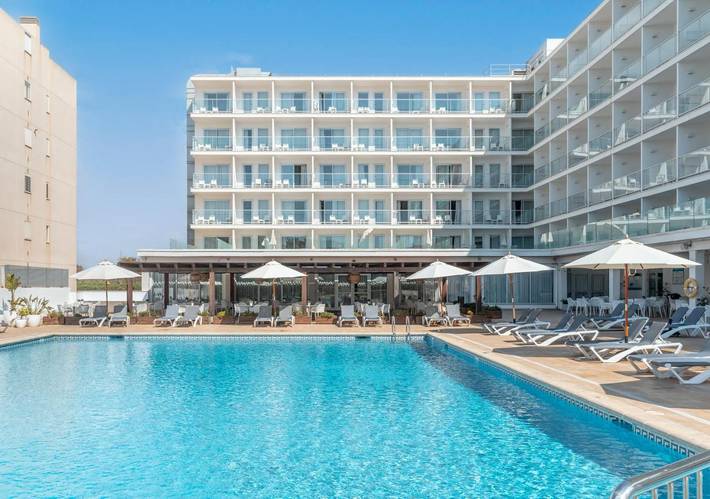 Hotel für 3 Personen, mit Balkon und Terrasse sowie Garten und Pool
