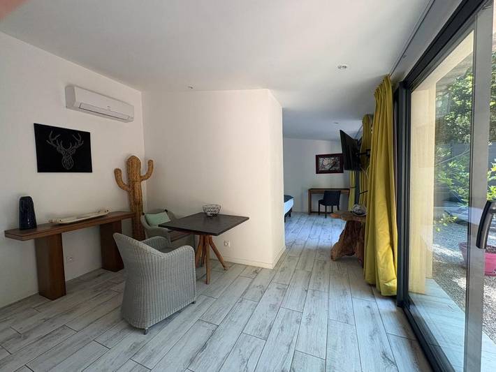 Location de vacances pour 2 personnes, avec vue ainsi que jardin et piscine à Velaux - 4