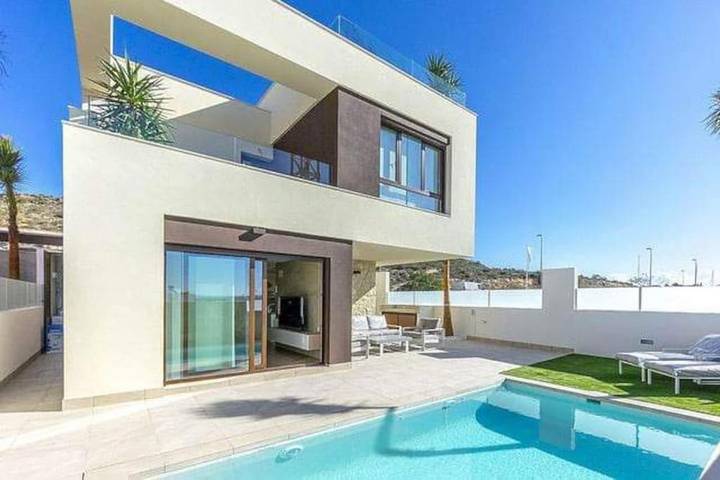 Chalet para 6 personas, con Balcón y Terraza además de Jardín y Piscina en Ciudad Quesada