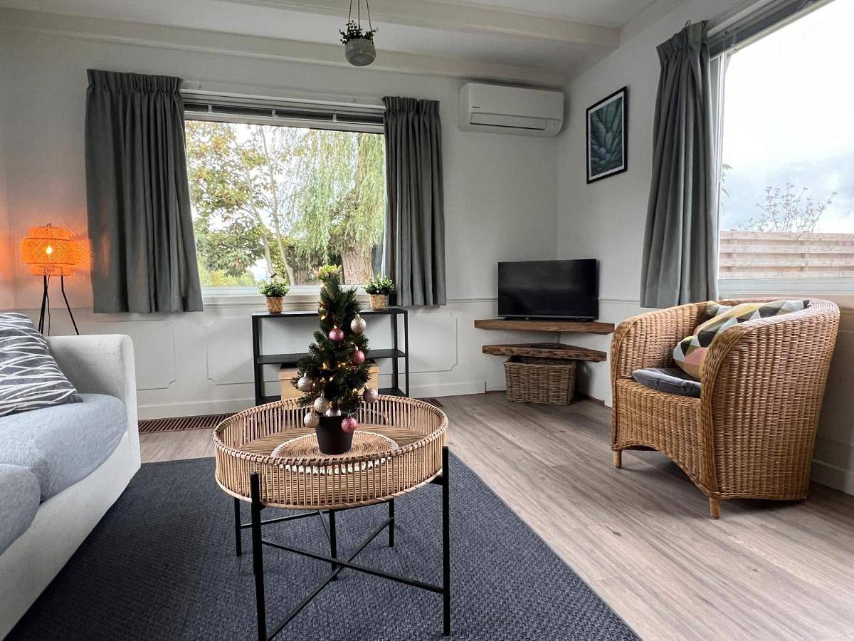 New- Private Cosy Houseboat, on a lake near Amsterdam in Vinkeveen, Groene Hart