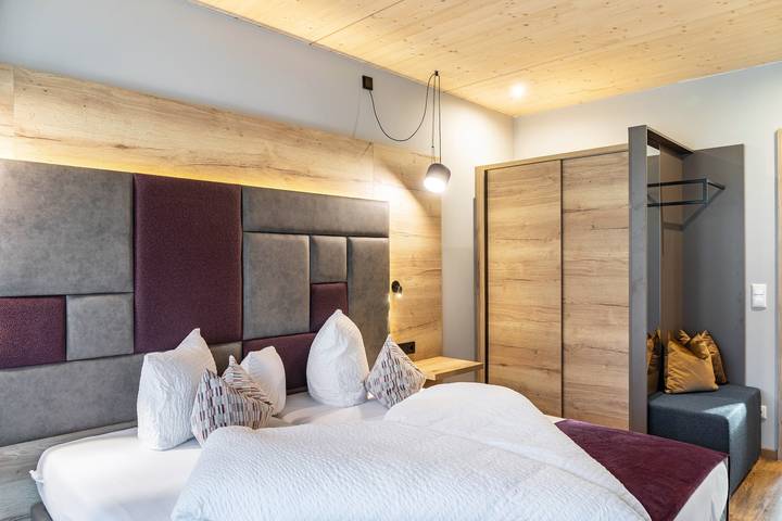 Appartement entier, Appartement Steinbock – Design alpin moderne & bien-être à Pflach in Pflach, District de Reutte