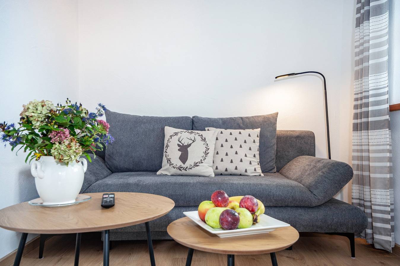 Ganze Wohnung, Ferienwohnung 'Sonnenblick' mit Berg-/Gartenblick, privater Terrasse und Gemeinschaftsgarten in Dietmannsried, Bayerisch Schwaben