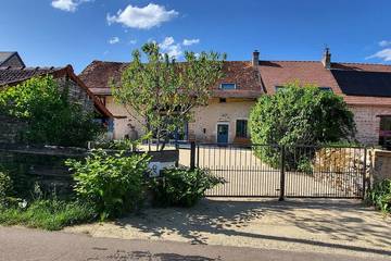 Location de vacances pour 6 personnes, avec jardin et terrasse, animaux acceptés à Saint-Marcelin-de-Cray