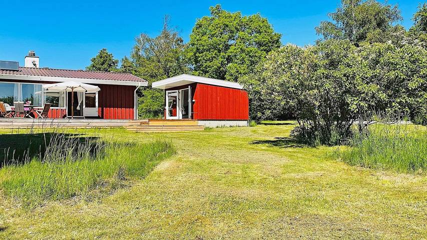 Ferieudlejning for 7 personer, med terrasse i Klint