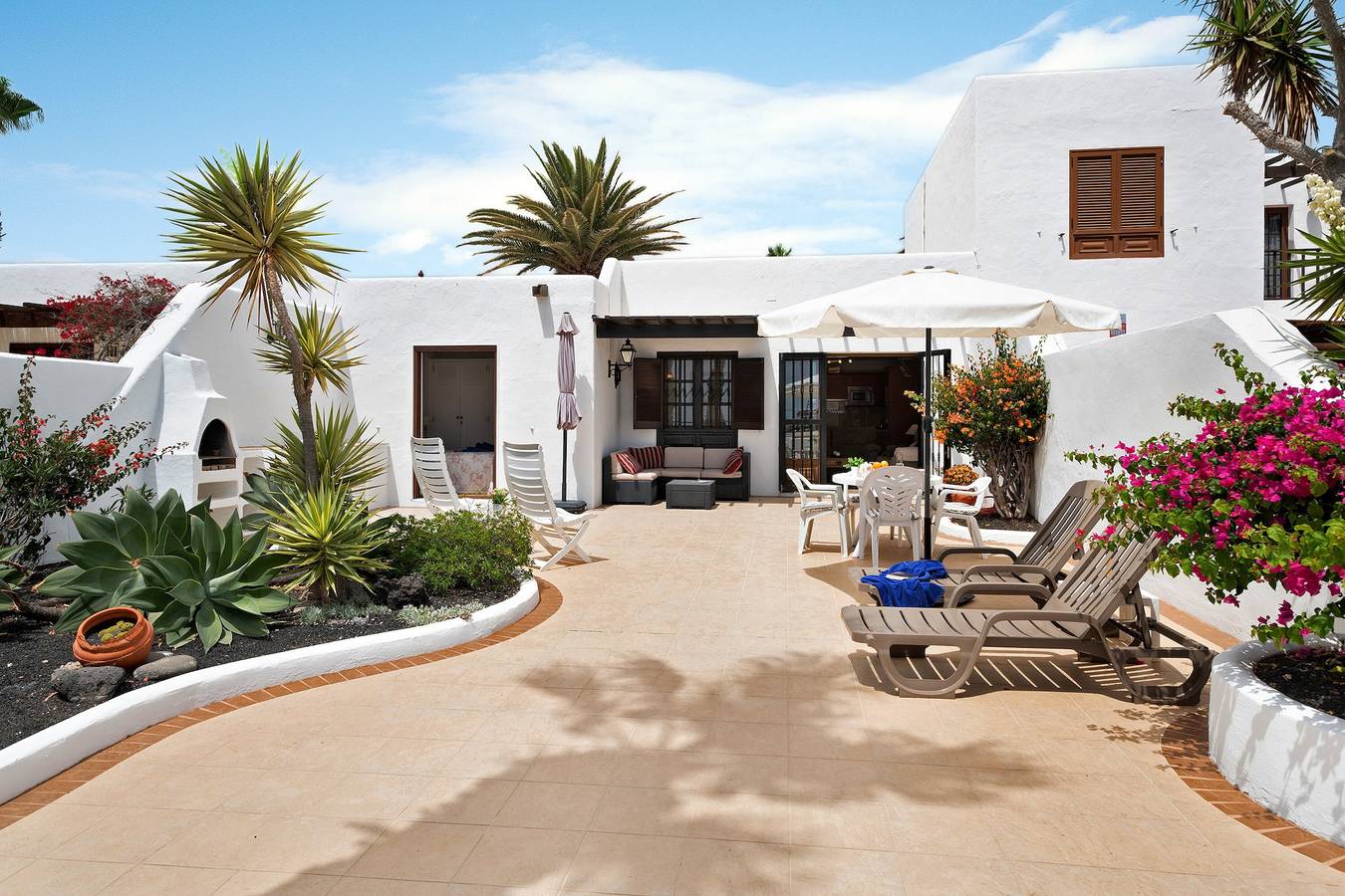 Ganze Wohnung, Ferienwohnung 'Puerto Chico B' mit Meerblick, Gemeinschaftspool und WLAN in Playa Blanca, Yaiza