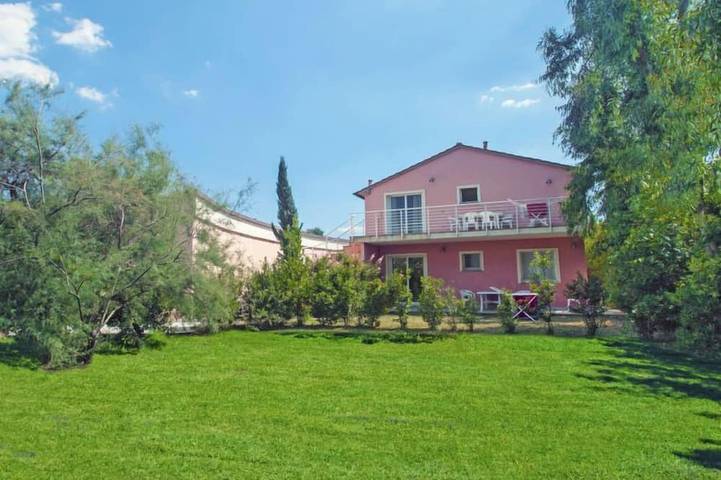 Apartamento de vacaciones para 4 personas, con piscina y jardín - 1