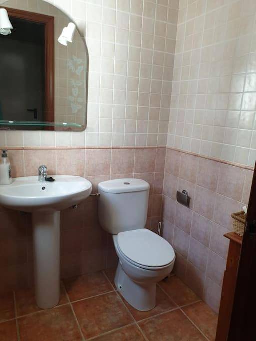 Three-Bedroom House in El Bosque, Pueblos Blancos