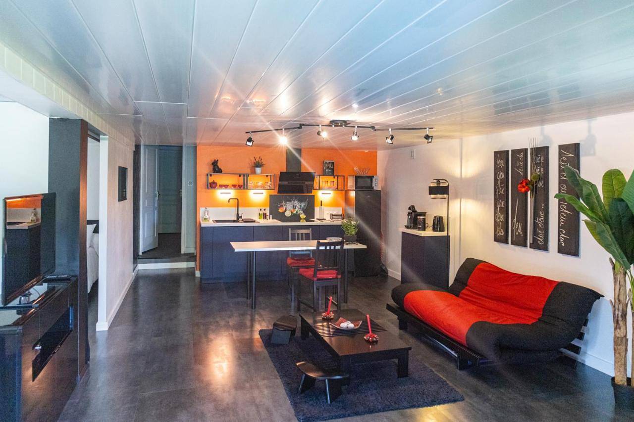 Appartement entier, Comme dans un écrin - T2 de 50 m² avec jardin, terrasse et piscine in Vernaison, Lyon et ses environs