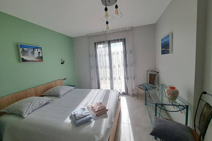 Location de vacances pour 5 personnes, avec jardin et jacuzzi à Chatuzange-le-Goubet - 4