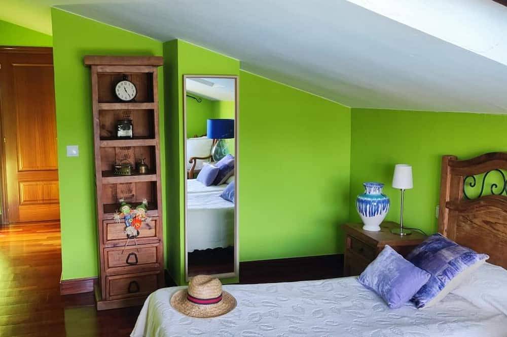 Apartamento entero, Apartamento 'Usko 1' con vistas a la montaña, piscina privada y Wi-Fi in Amurrio, Cordillera Cantábrica