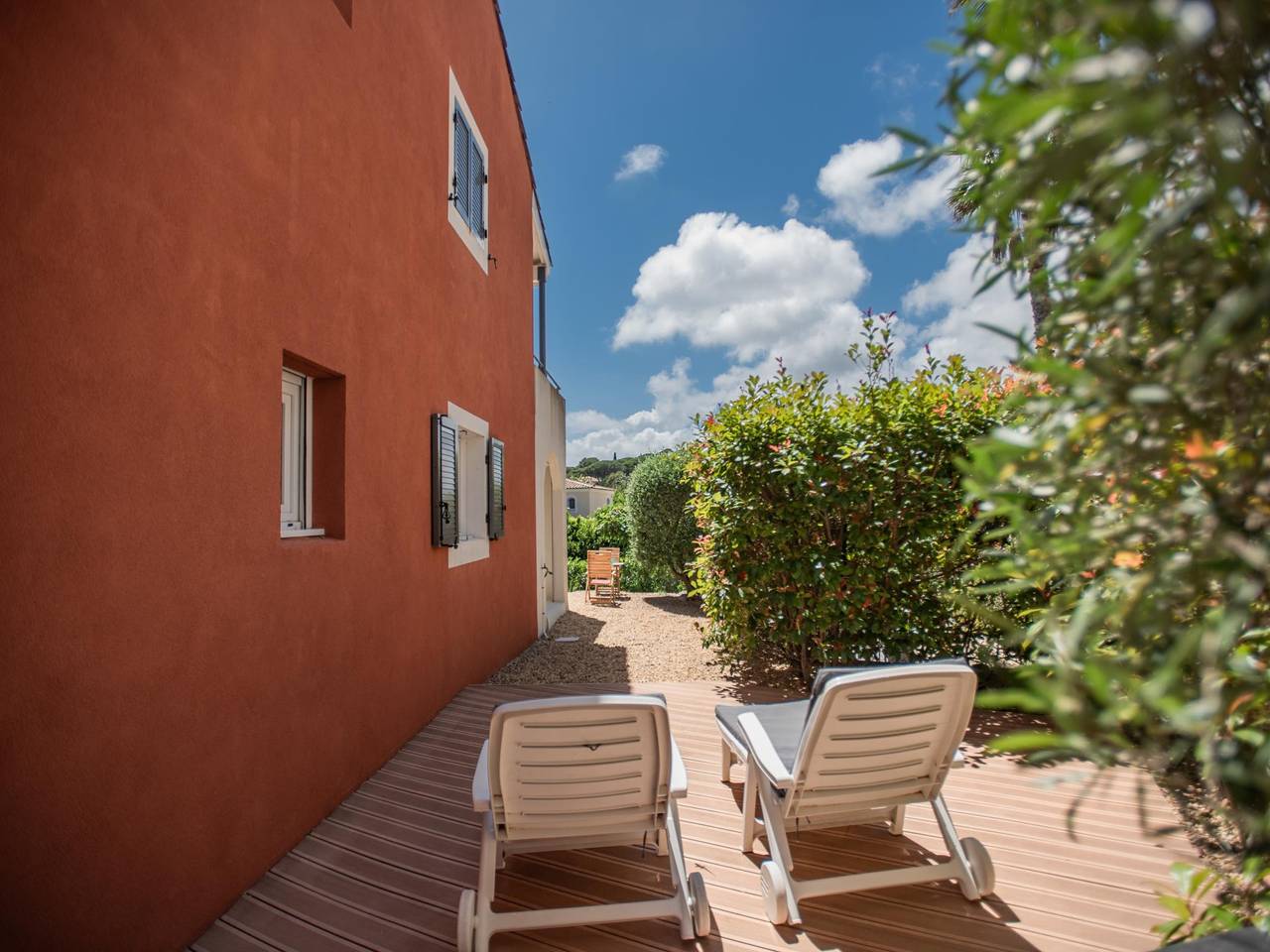 Geheel appartement, Appartement met tuin, 500 m van de zee en strand in Sainte-Maxime, Draguignan en omgeving