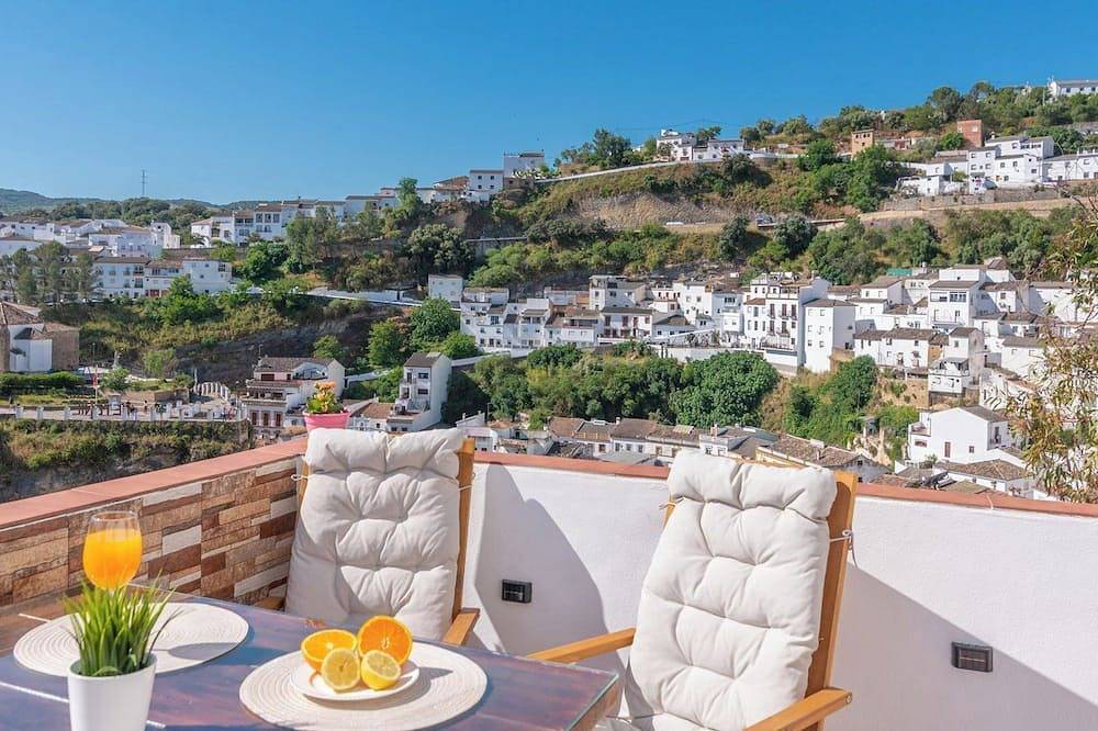Los Cortinales Setenil de las Bodegas by Ruralidays in Setenil de las Bodegas, White Villages
