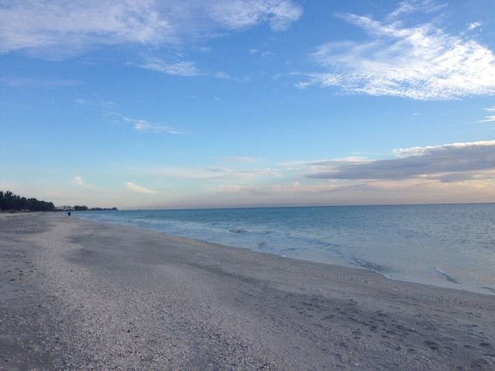 Vacation rental for 4 people, with terrace and hot tub as well as yard, with pets in Longboat Key