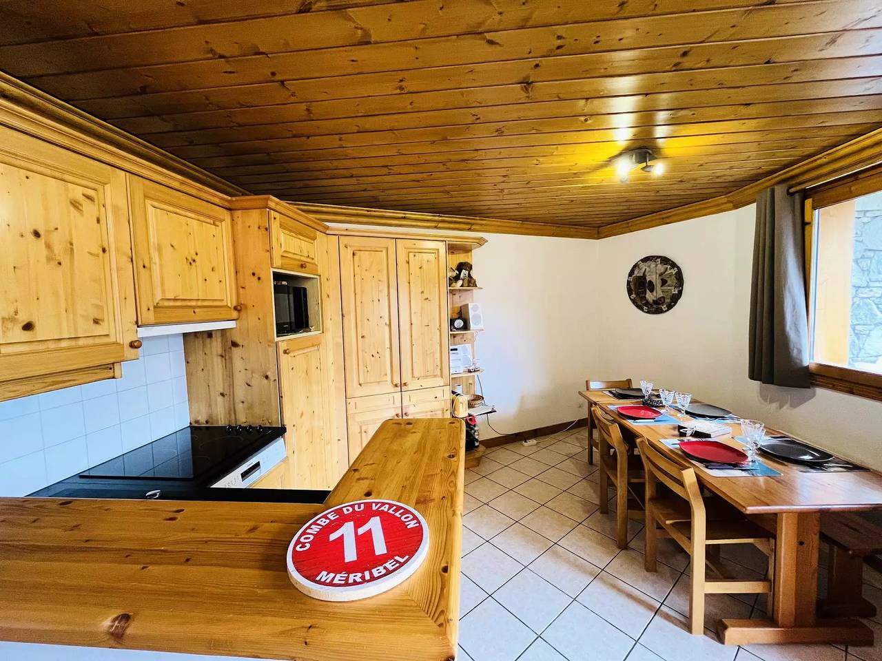 Ganze Wohnung, Ski-in/Ski-out-Wohnung für 4 Personen in Les Allues, Les Trois Vallées