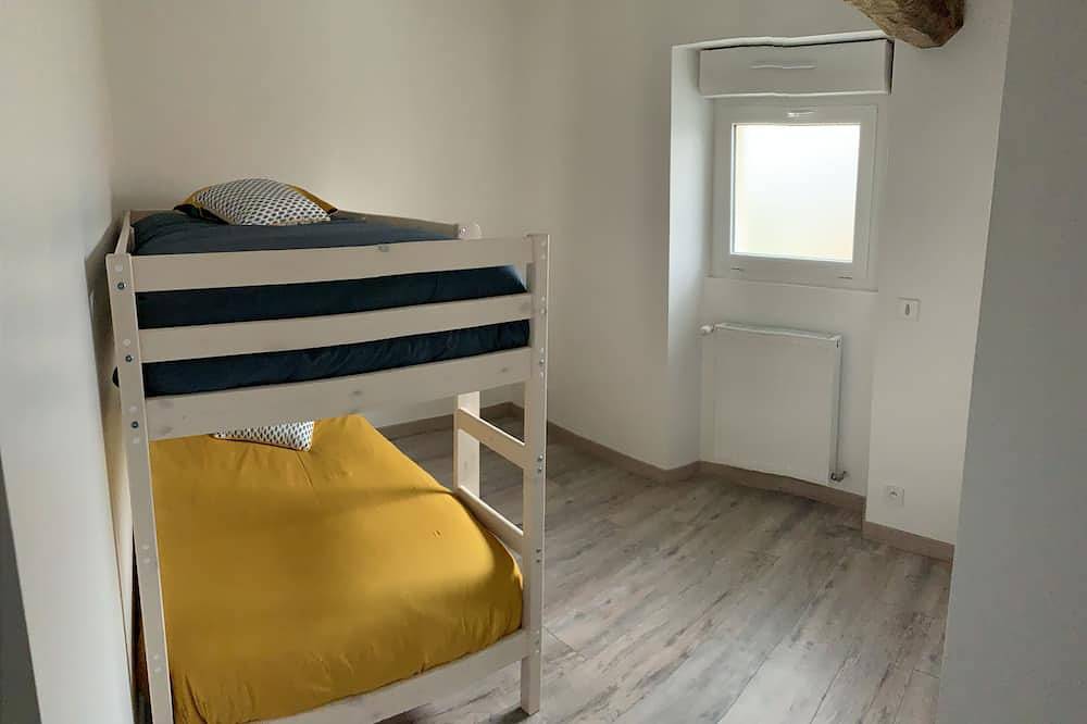 Belle Villa 2h d’espace détente privatisé inclus dans le prix de la nuit in Équilly, Côte de la Déroute