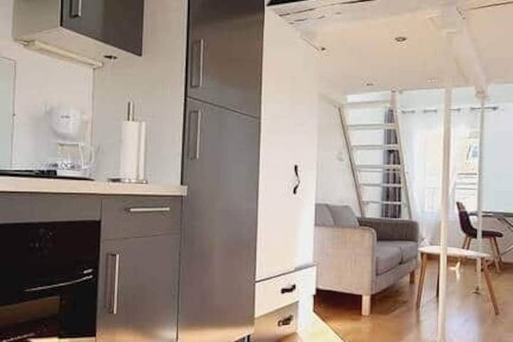 Ganze Wohnung, Spacious Duplex | 5 Pers | Near Disneyland Paris in La Ferté-sous-Jouarre, Seine-et-Marne