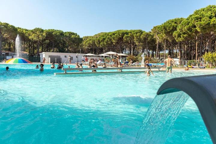Camping voor 5 personen, with Terras and Whirlpool as well as Tuin and Kinderzwembad in Pals