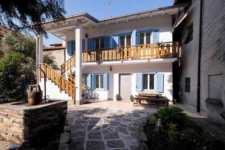 Location de vacances pour 6 personnes, avec jardin et jacuzzi, animaux acceptés dans Angera - 4