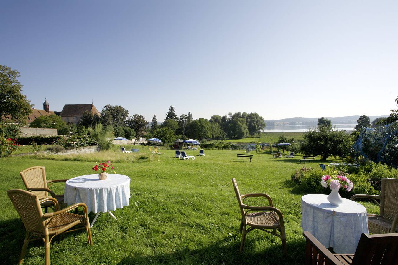 Gästehaus Insel-Hof - Ferienwohnung Klostergarten in Reichenau, Untersee