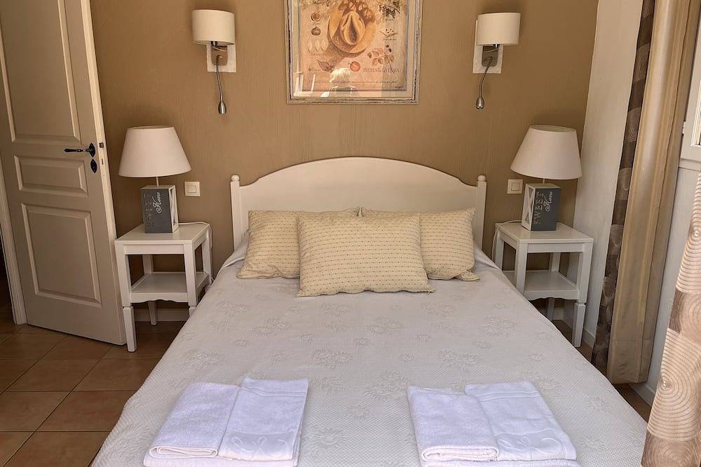 Villa, confort, classée 2*Tourisme, avec loggia, terrasse, piscine, climatisatio in Grimaud, Côte méditerranéenne (France)