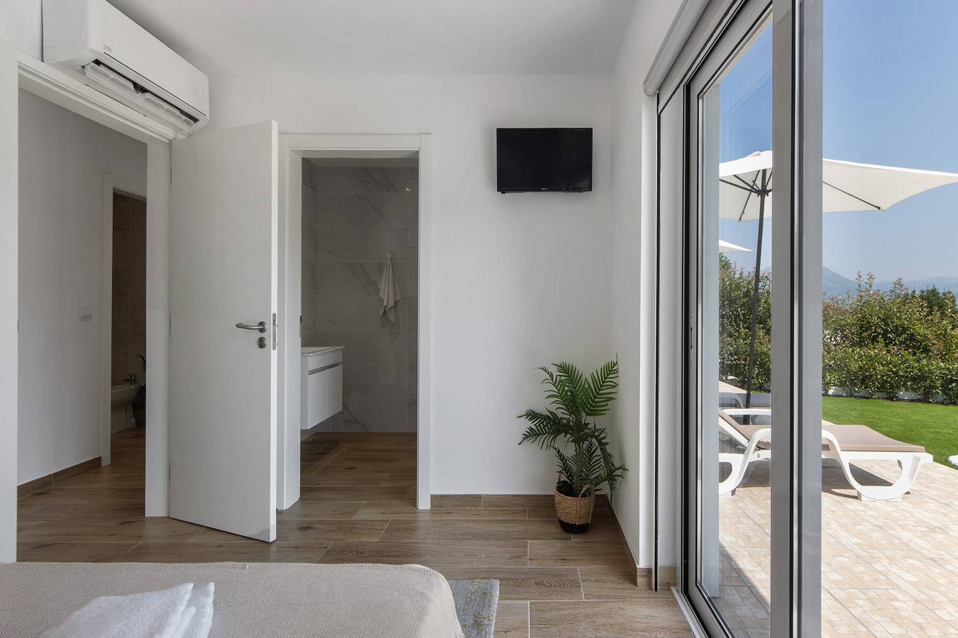 Vakantiehuis 'Refugio Das Vinhas' met Uitzicht op de Bergen, Wi-Fi en Airconditioning, foto 15